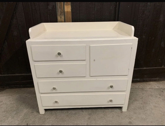 Commode blanche vintage des années 1930 – Handmade, Metal, Wood (photo 5 of 5)