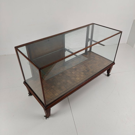 Image 1 of Vetrina/bancone di negozio inglese (1910–1920)