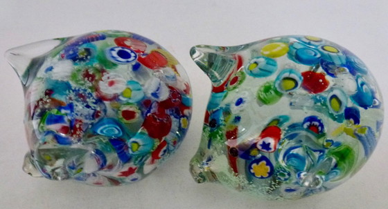 Image 1 of 2 presse-papiers en verre de Murano Millefiori en forme de cochon.