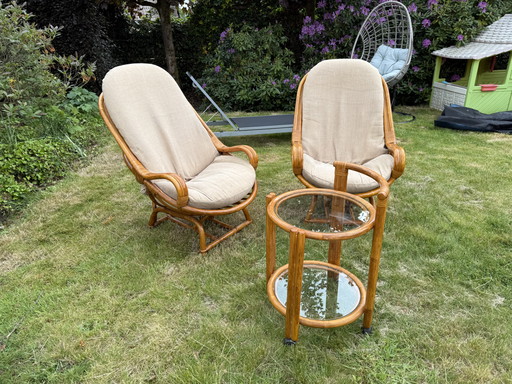 Loungeset - rotan - twee zetels en tafel