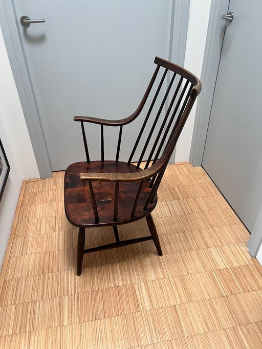 Schommelstoel Grandessa Zweeds design door Lena Larsson