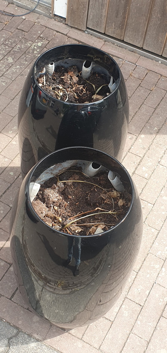 Image 1 of 2 macetas altas negras brillantes