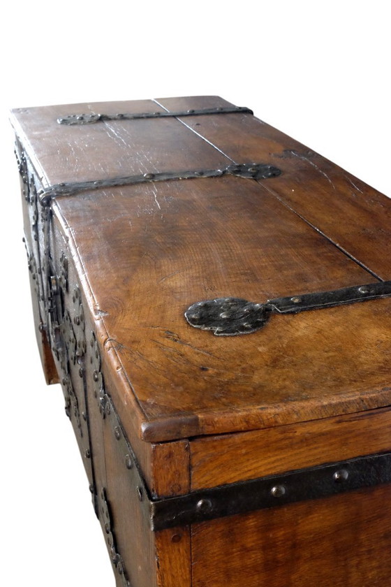 Image 1 of Stollentruhe del siglo XVI