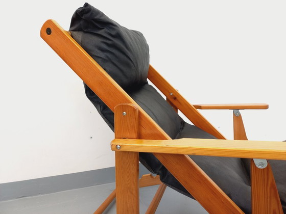 Image 1 of Poltrona chaise longue pieghevole regolabile vintage in pino e similpelle degli anni '70