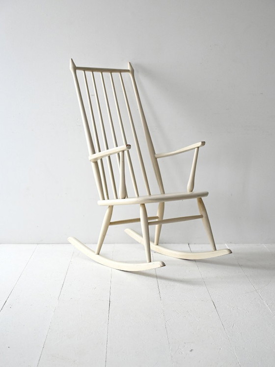 Image 1 of Fauteuil à bascule scandinave vintage en bois laqué blanc