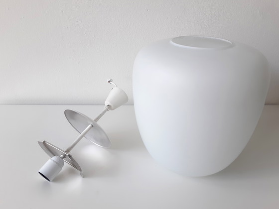 Image 1 of Vintage hanglamp wit matglas met wit metalen armatuur, mcm lamp, glazen schoollamp