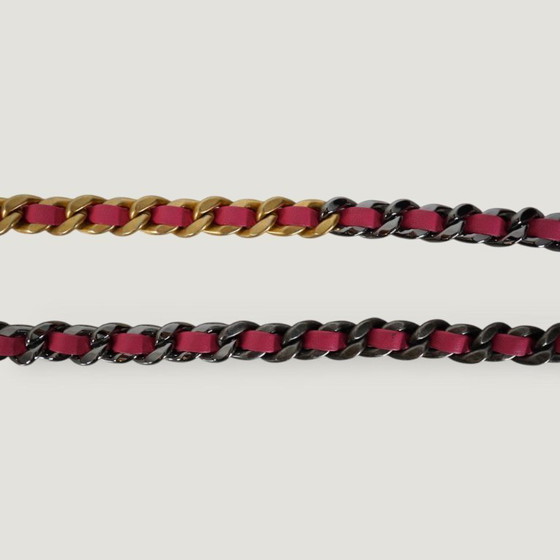 Image 1 of CHANEL PORTEMONNEE AAN KETTING 19