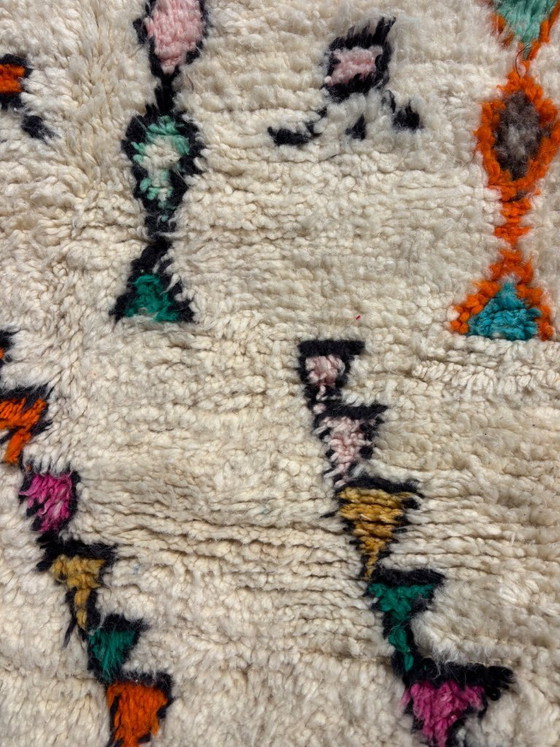 Image 1 of Klein nieuw Marokkaans Berberkleed (Azilal-stijl) van wol.