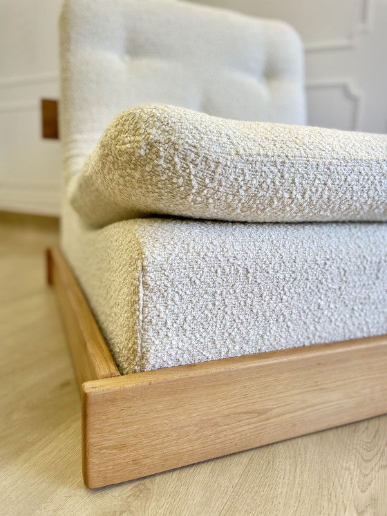 Image 1 of Brutalistische vintage eiken fauteuil – ecru bouclé stof