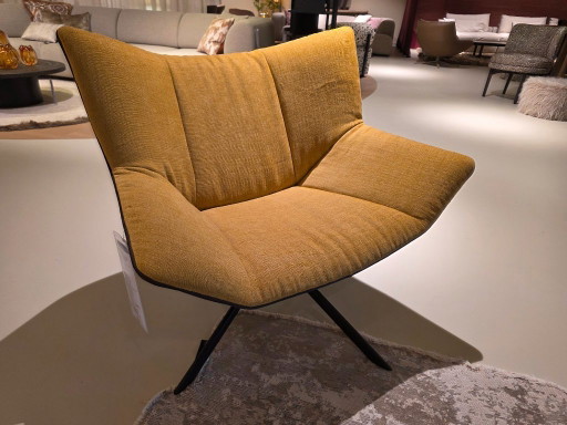 La poltrona Gustav di Label van den Berg