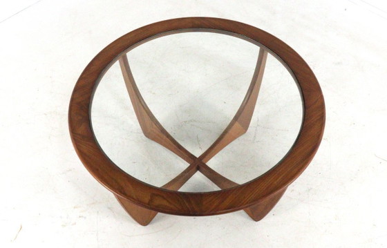Image 1 of Tavolino rotondo Viktor Wilkens G Plan Astro con piano in vetro vintage 'Ludlow'