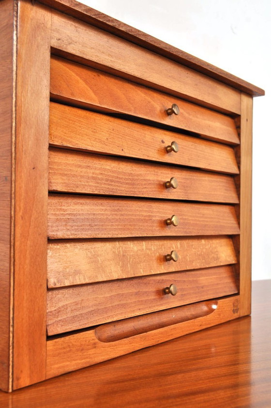 Image 1 of Vintage Beukenhouten Fourniturenkastje, Jaren 50