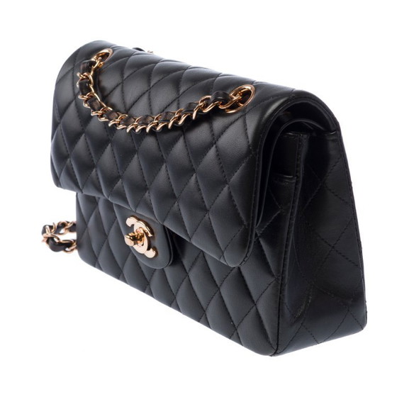 Image 1 of CHANEL Timeless/Classic in schwarzem Leder