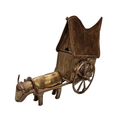 Taureau en laiton ancien avec charrette