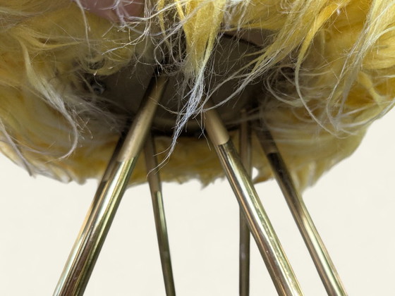 Image 1 of Rarität! 60s Dreibein-Hocker mit Messingbeinen & Gelbem Kunstfell, Retro-Pop Style – Mid-Century Sitzhocker