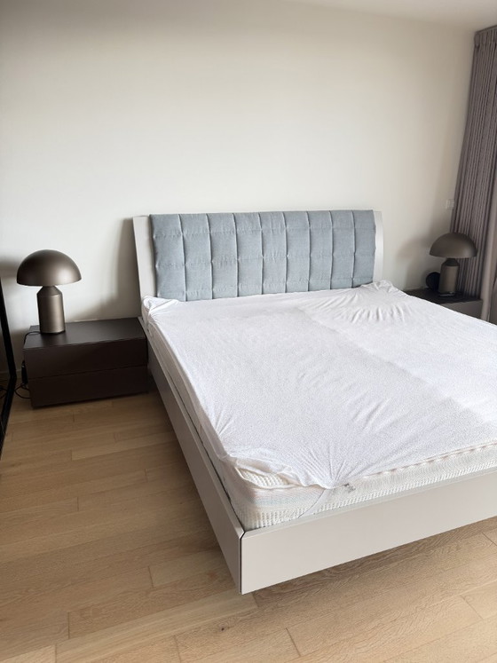 Image 1 of Sistema letto Interlübke Izzy 200x220 cm – sospeso – laccato grigio opaco – letto di design