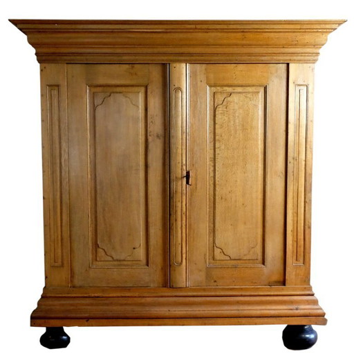 Belle armoire en chêne d'Alsace-Lorraine du XVIIIe siècle