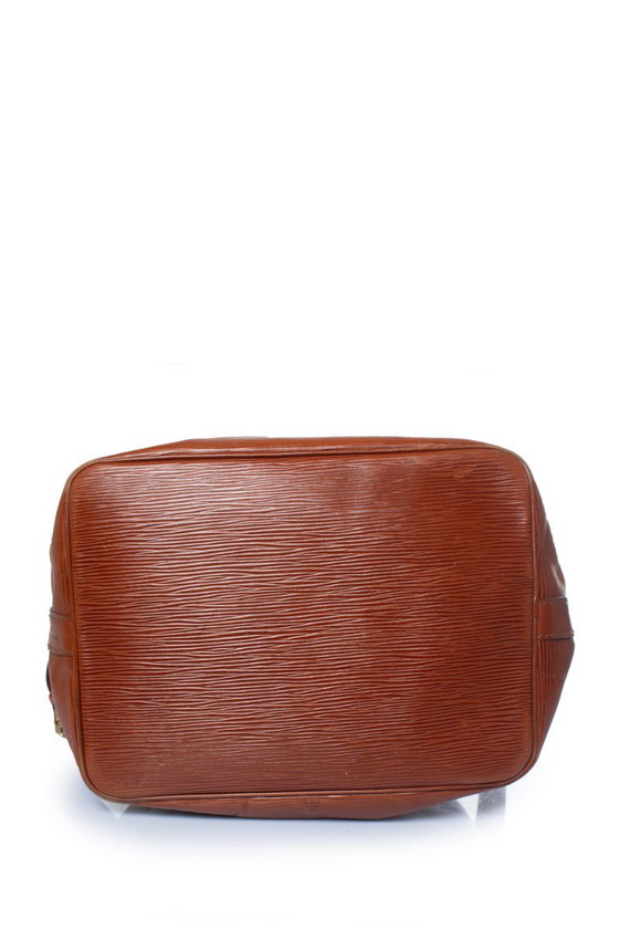 Louis Vuitton, Noe epi leather bag in brown, Bucket bags, Calfskin (photo 2 of 16)