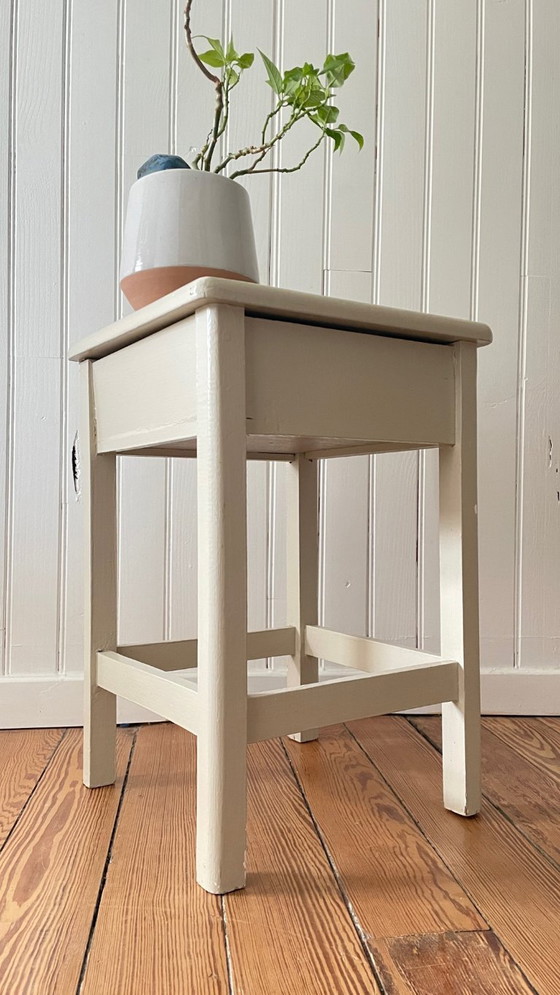 Image 1 of Vintage beige opbergkruk