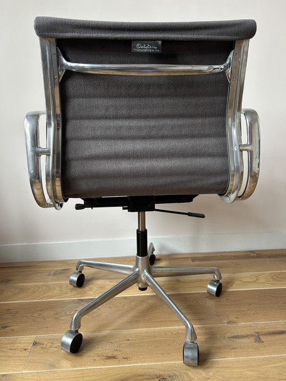 Image 1 of Chaise Eames en aluminium Vitra