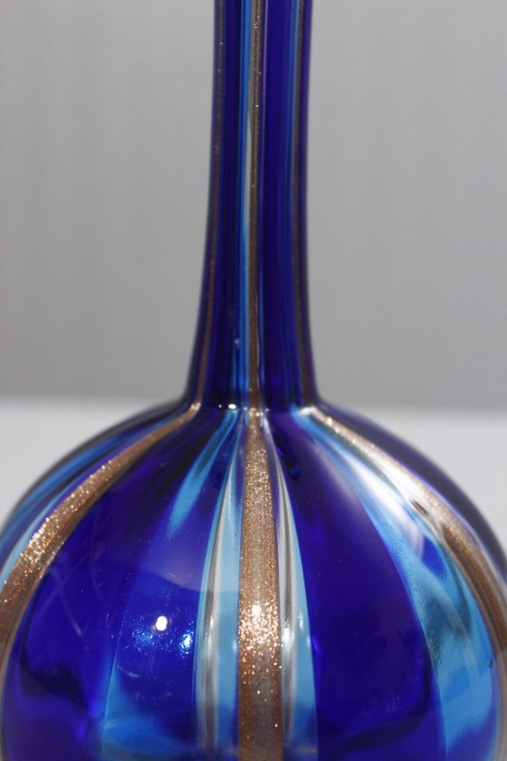 Image 1 of Vintage Murano glazen karaf uit de jaren 70 in de stijl van Archimede Seguso, kobaltblauw en goud