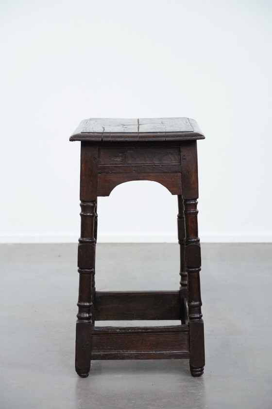 Image 1 of Antieke Engelse eikenhouten joint stool/bijzettafel/kruk uit de 18e eeuw