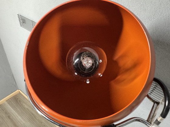 Image 1 of Lampada da terra vintage – Gepo / Gerda – paralume sferico in metallo arancione – design Space Age anni '70