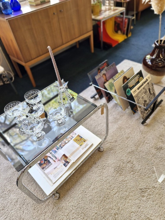 Image 1 of Table d'appoint trolley vintage style Space Age, verre fumé/blanc années 70