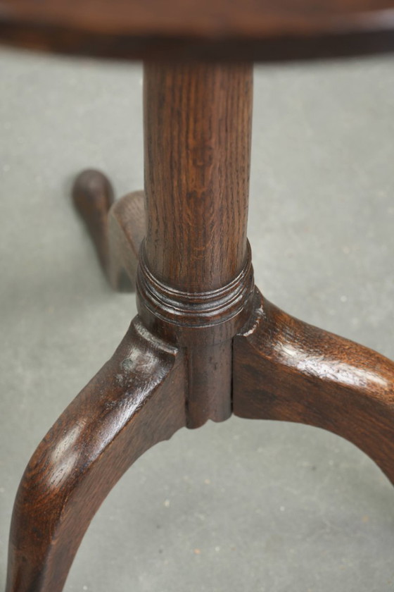 Image 1 of Table d'appoint/table à vin ancienne en chêne anglais, datant de la fin du XVIIIe/début du XIXe siècle, d'une apparence luxueuse