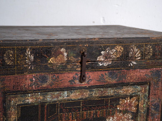 Baúl antiguo pintado en madera de pino – China, circa 1900 – Armarios de almacenamiento, Iron (photo 11 of 40)