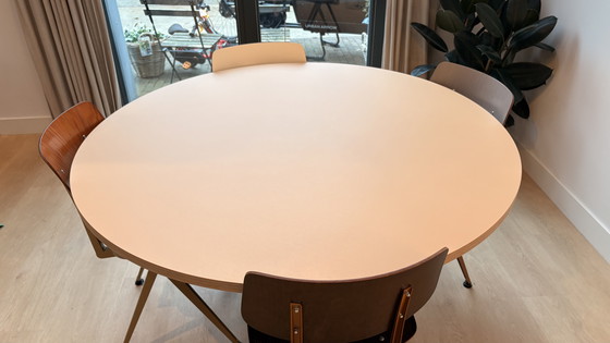 Image 1 of Mesa de comedor redonda de linóleo Faust de 130 cm - contrachapado de abedul