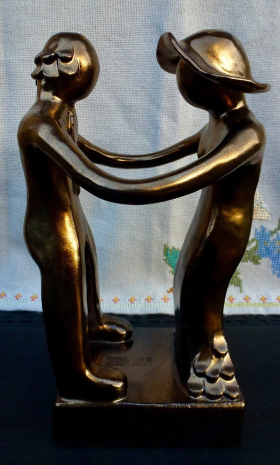 Image 1 of Coppia di sposi in ceramica, bronzata, l'Impegno.