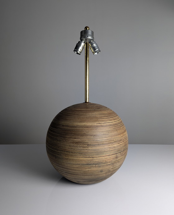 Image 1 of Pareja de grandes lámparas de sobremesa en madera laminada y latón, años 60