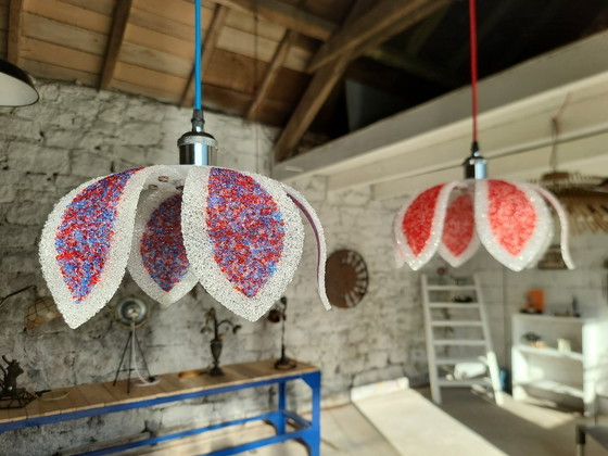 Image 1 of 2x cestini a sospensione floreali in perspex colorato degli anni '70