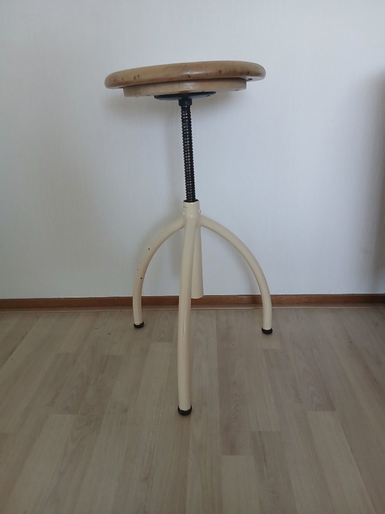 Sgabello Treppiede - Oostwoud - Vintage – Sgabelli, Legno, Metallo (photo 5 of 7)