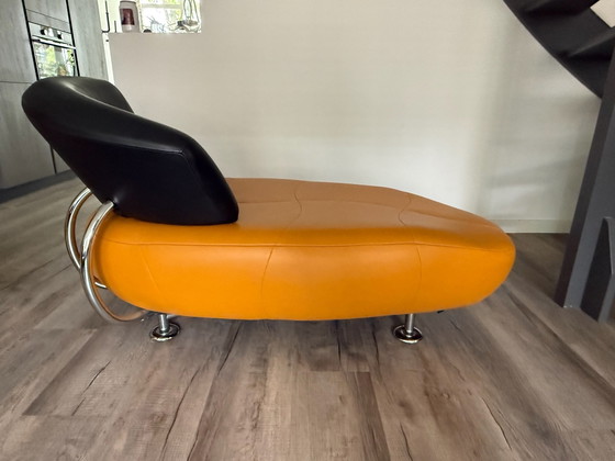 Leolux Kikko Chaise Longue. Giallo Nero pelle – Cromo (photo 2 of 6)