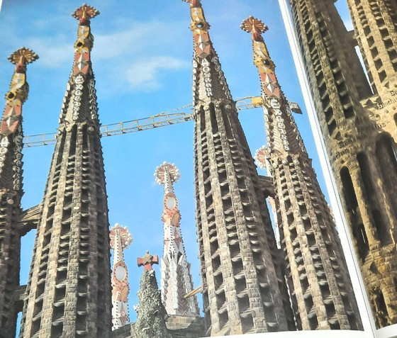 Image 1 of (W026) Antoni Gaudí Pocket Book – All Buildings | Coffee Table Book Architecture