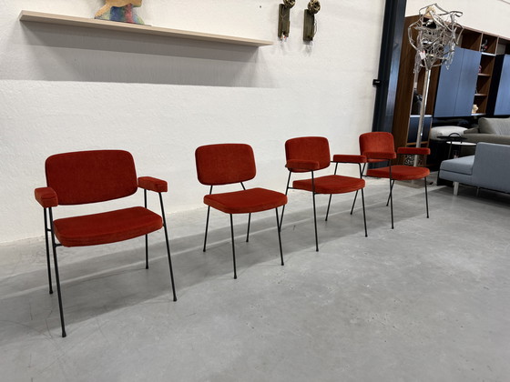 Image 1 of 4 Artifort Moulin Eetkamerstoelen Rood Lucir Stof