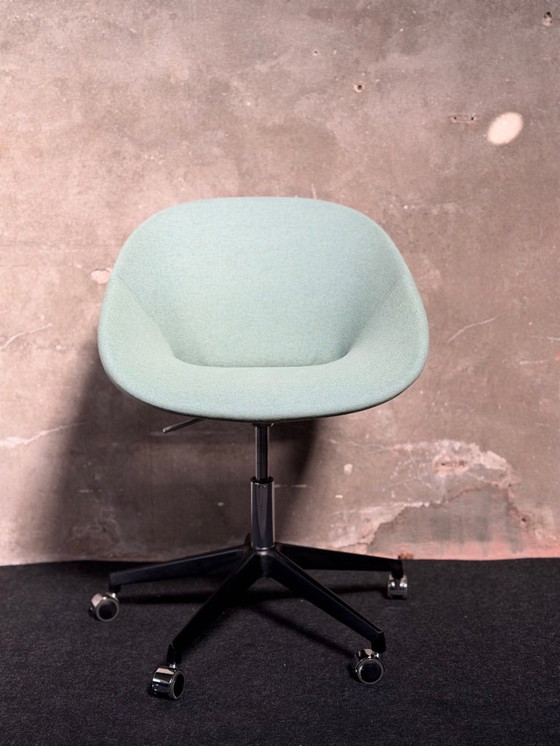 Image 1 of  Artifort design model Beso met armen