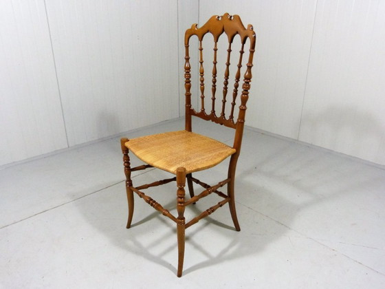 Image 1 of Silla Chiavari de madera con asiento tejido, década de 1960.