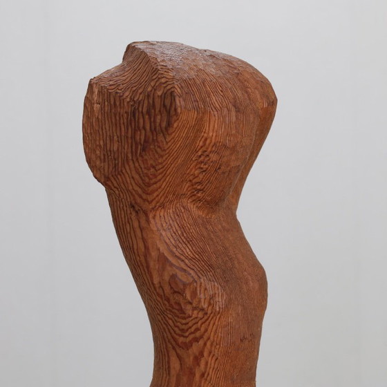 „Frau in Ketten“, handgeschnitzte Torso-Skulptur aus Holz, Niederlande, 1970er Jahre – Bildhauerei, Cast Iron (photo 7 of 9)