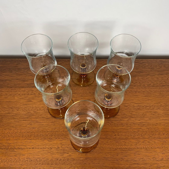 Image 1 of Ensemble de 6 verres à eau à pied ambré, France