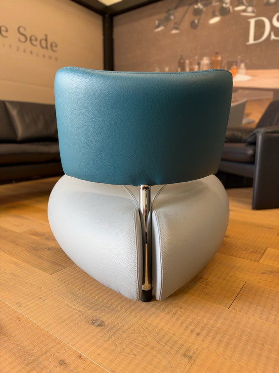 Leolux Pallone Pa armchair Heaven Teal blue leather (photo 7 of 7)