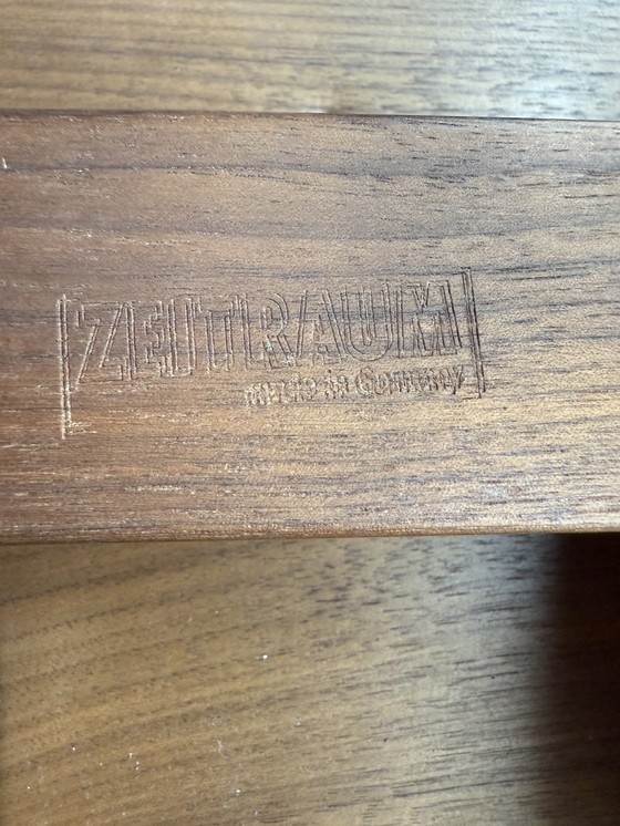 Image 1 of Zeitraum Morph Taburete Alto Nogal Americano