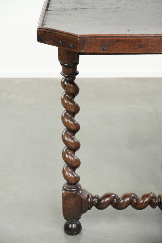 Image 1 of Very special antique English walnut side/center table with beautiful turned legs and an octagonal top from ca. 1680.