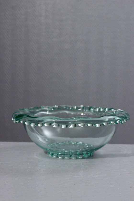 Image 1 of Coupe à fruits ou saladier cristal rebord perlé Pierre d'Avesn France 1940s