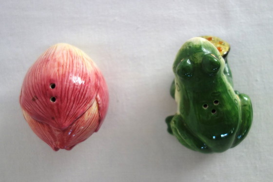 Image 1 of Juego de salero y pimentero Rana sobre nenúfar