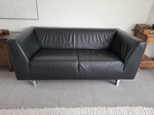 Schwarze Leder-Zweisitzerbank