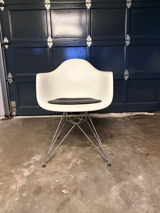 Vitra Aemes dining chair white (2 pieces)