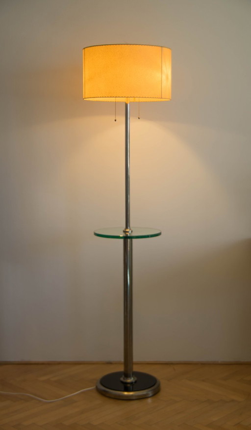 Lámpara de pie de níquel de los años 30 con mesa auxiliar – Funcionalismo, Bauhaus – vloerlampen, Glass (photo 2 of 12)